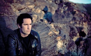 Trents Reznors no “Nine Inch Nails” sadarbosies ar Geriju Ņūmenu