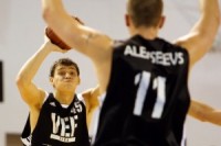 "VEF Rīga" pārspēj "Liepājas lauvas", iekļūstot SEB BBL "Challeng Cup" finālā; Zaķis un Cipruss debitē