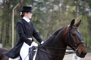 Reportāža no 1.maija jātnieku sporta sacensībām iejādē