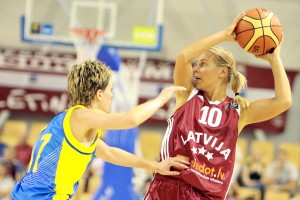 Latvijas sieviešu basketbola izlase pārbaudes spēlē pārliecinoši uzvar Ukrainu