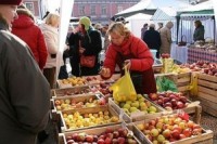 Zaļajā tirdziņā Cēsīs Rožu laukumā pirmo reizi plašā izvēlē būs piena produkti