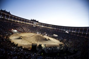 Red Bull X-Fighters Madridē triumfē vietējais matadors Toress