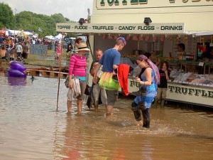 Drīzumā sāks tirgot biļetes uz 2010. gada mūzikas festivālu "Glastonbury"