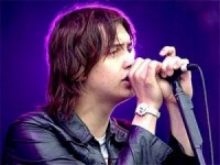 “The Strokes” vokālists pārceļ solo albuma izdošanas datumu