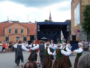 Cēsīs notiks deju koncerts "Spēlēju, dancoju"