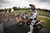 RED BULL X-FIGHTERS braucēji uzkarsēja Narvu