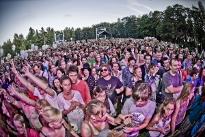 Šogad Positivus festivālā skatuve arī pludmales zonā