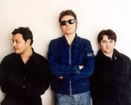 Džeimss Dīns Bredfīlds: "Manic Street Preachers" varēja būt mirusi jau sešpadsmit gadus