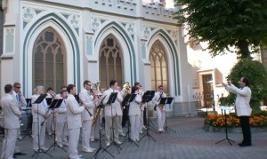 Mazās Ģildes dārziņā 40 gadu jubileju ieskandina orķestris „Rīga"